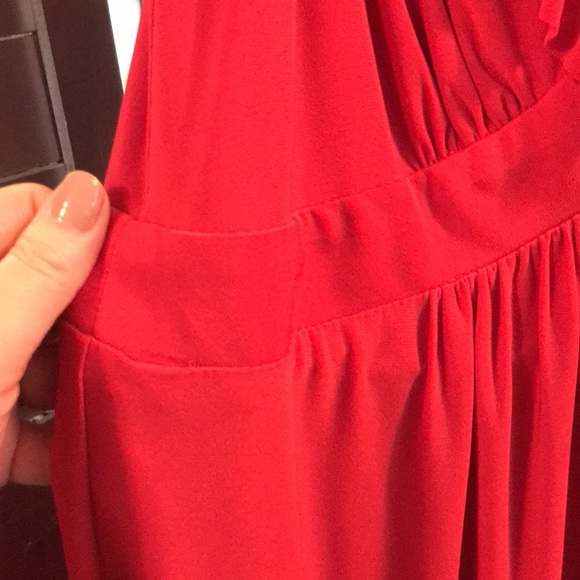 Sleeveless red dress - Picture 6 of 11